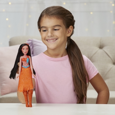 PAPUSA PRINTESA STRALUCITOARE POCAHONTAS HASBRO