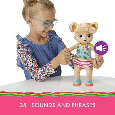 BEBELUS BLOND BABY ALIVE PASESTE SI PANTOFII VOR LUMINA HASBRO