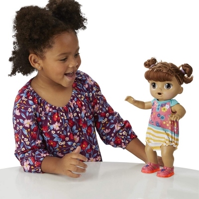 BEBELUS SATEN BABY ALIVE PASESTE SI PANTOFII VOR LUMINA HASBRO