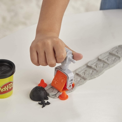 Set constructii cu betoniera si accesorii Play-Doh Hasbro