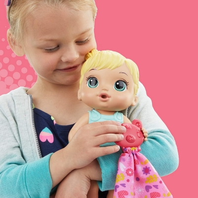 PAPUSA BABY ALIVE FERICITA CU BATAI COLORATE ALE ALE INIMII HASBRO