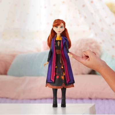 PAPUSA FROZEN2 ANNA ROCHITA DE TOAMNA HASBRO