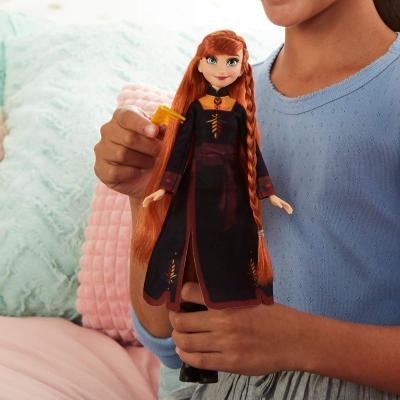 PAPUSA FROZEN2 ANNA CU PAR LUNG PENTRU IMPLETIT HASBRO