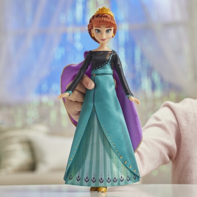 Papusa Anna Musical Adventure Frozen 2 Hasbro