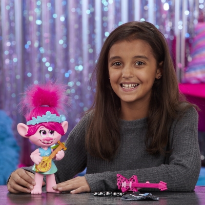 Figurina Trolls Muzicala Poppy Pop To Rock Hasbro