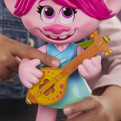 Figurina Trolls Muzicala Poppy Pop To Rock Hasbro