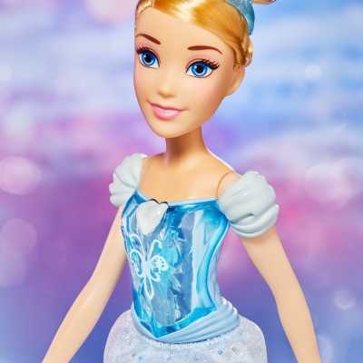 PAPUSA PRINTESA STRALUCITOARE CINDERELLA HASBRO