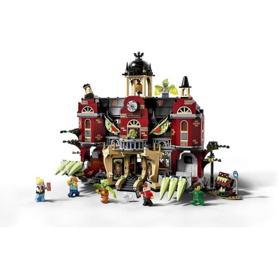 Liceul bantuit Newbury 70425 LEGO Hidden Side