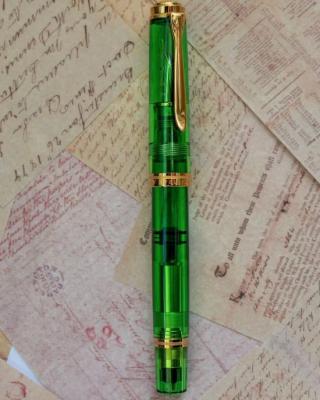 Stilou Souveran M800 F Green Demonstrator, penita aur 18k, accesori placte cu rodiu, Pelikan